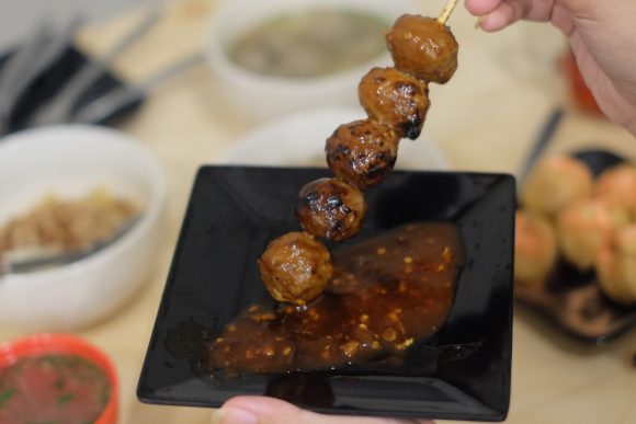 Buka Baju Bakso Keju